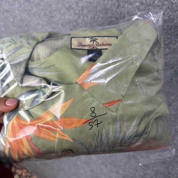 Tommy Bahama 100% Silk Floral Hawaiian Short Sleeve Button Up Shirt Men's Sz L - Picture 7 of 8